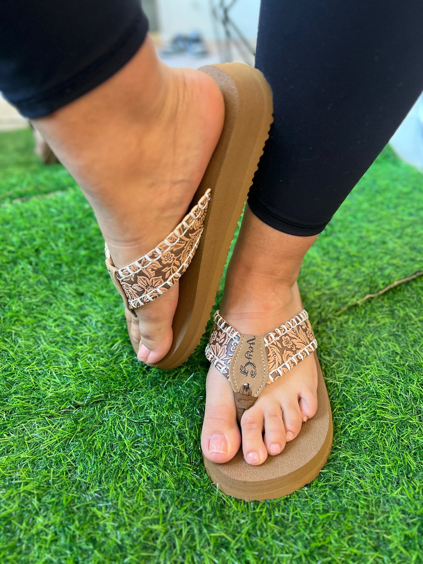 Pamela Flip Flops, Tan