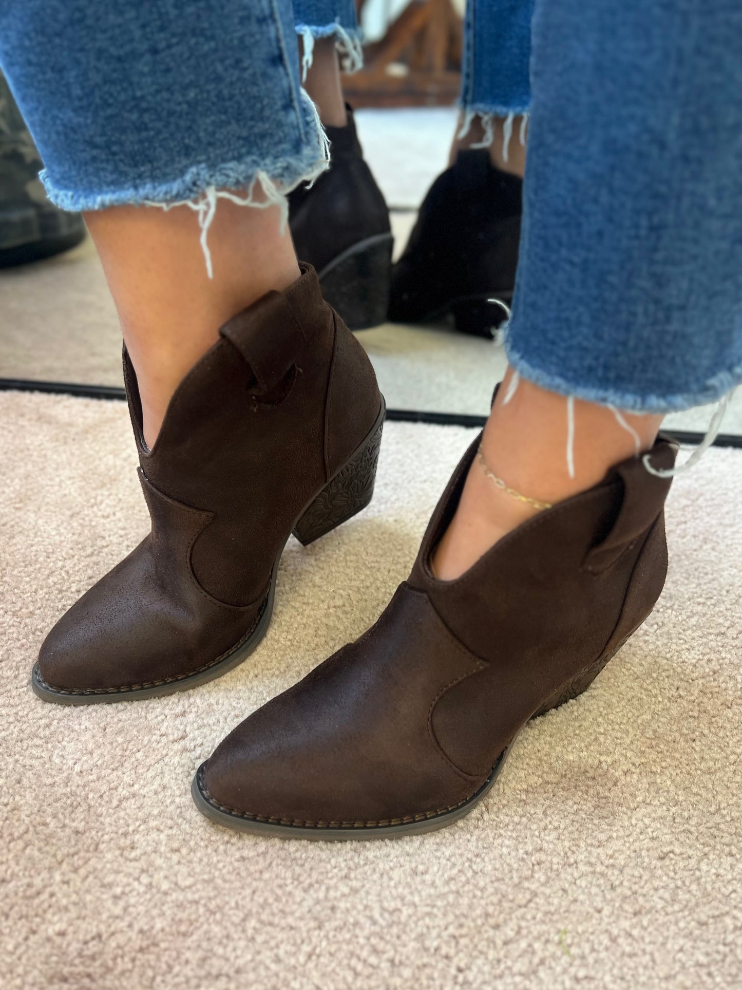 Dangerous Boots, Chocolate