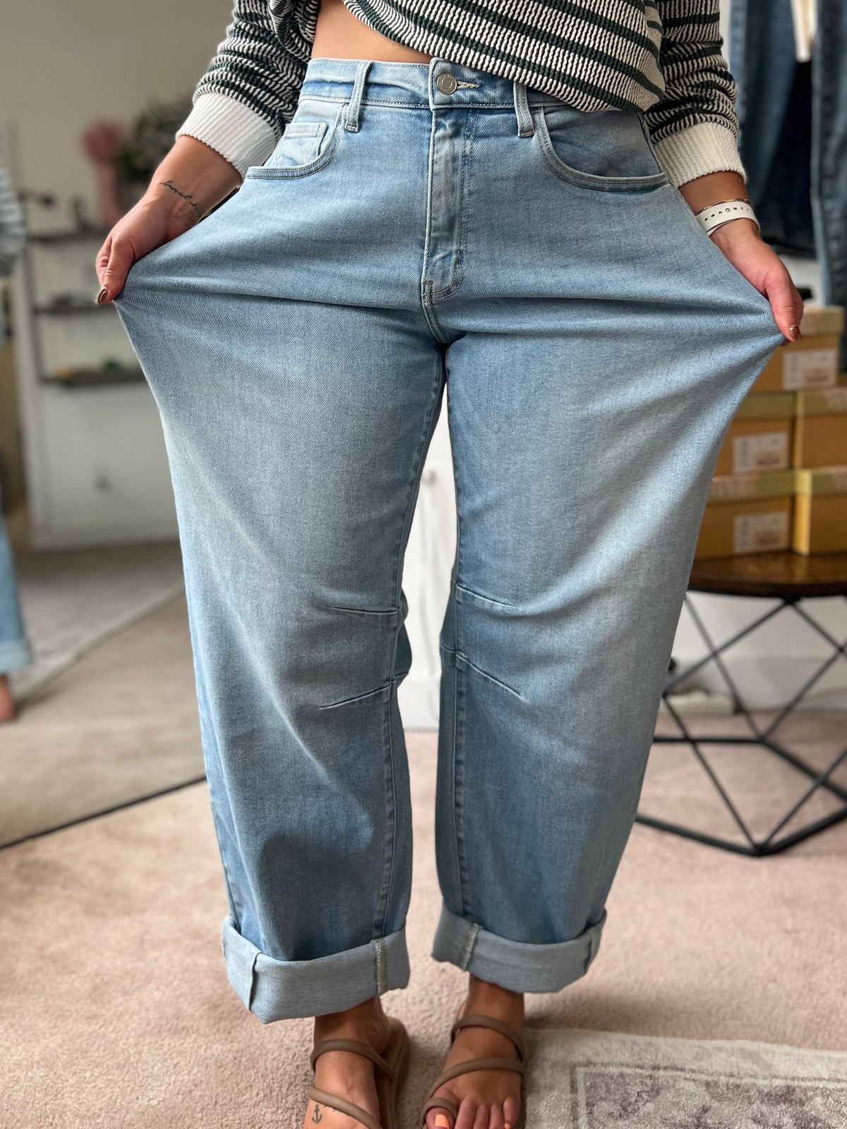 Nova Barrel Jean, Cello