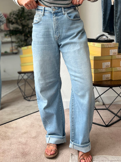 Nova Barrel Jean, Cello