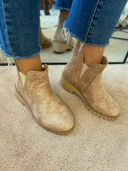 Aryana Boots, Beige