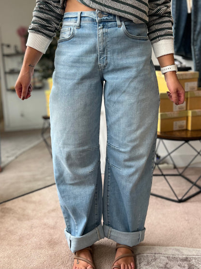 Nova Barrel Jean, Cello