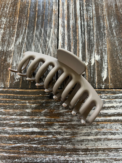 Simple Claw Clip, Beige
